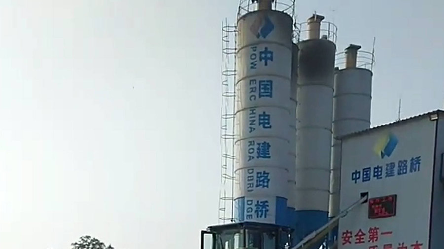 HC高速液壓夯實(shí)機(jī)在中國電建路橋某廠房地基壓實(shí)項(xiàng)目中使用 HC高速液壓夯實(shí)機(jī)在中國電建路橋某廠房地基壓實(shí)項(xiàng)目中使用
