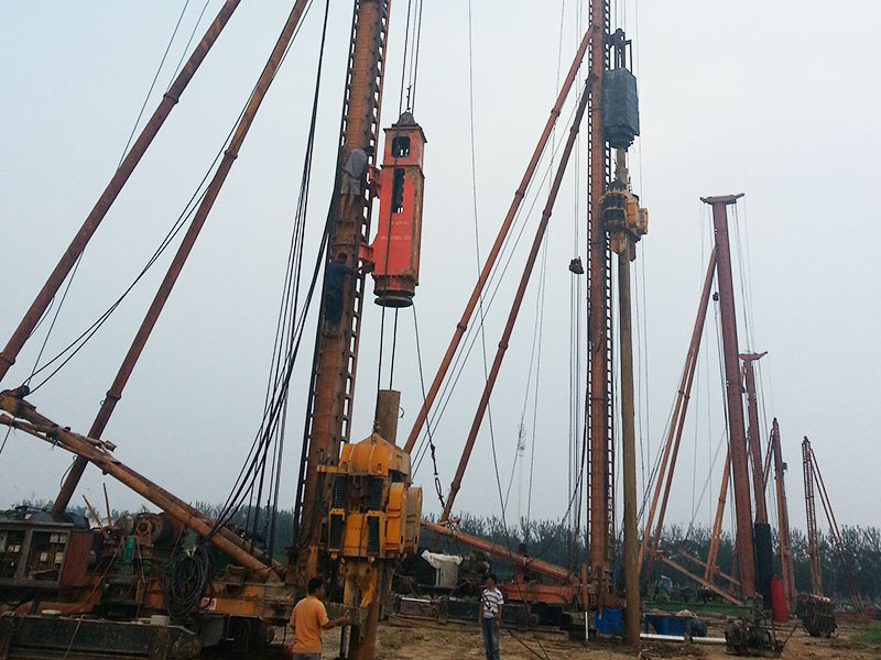 打樁機(jī)液壓錘 打樁機(jī)液壓錘